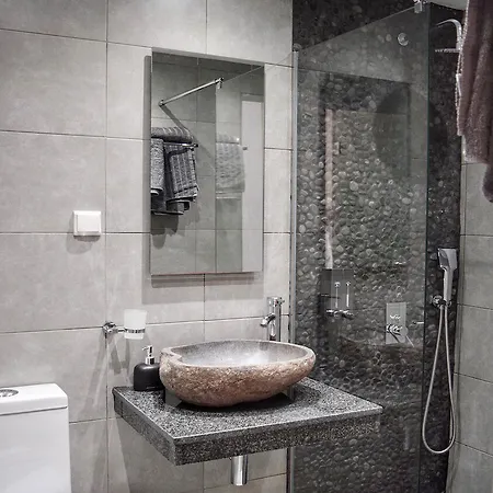 Waterside Apartment *