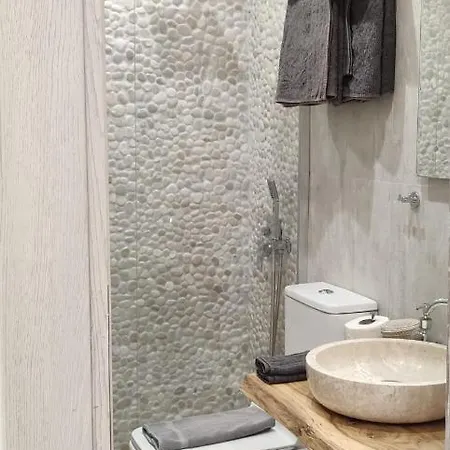 Waterside * איה אפימיה